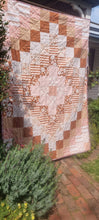 Load image into Gallery viewer, Floral pink and rose single bed quilt