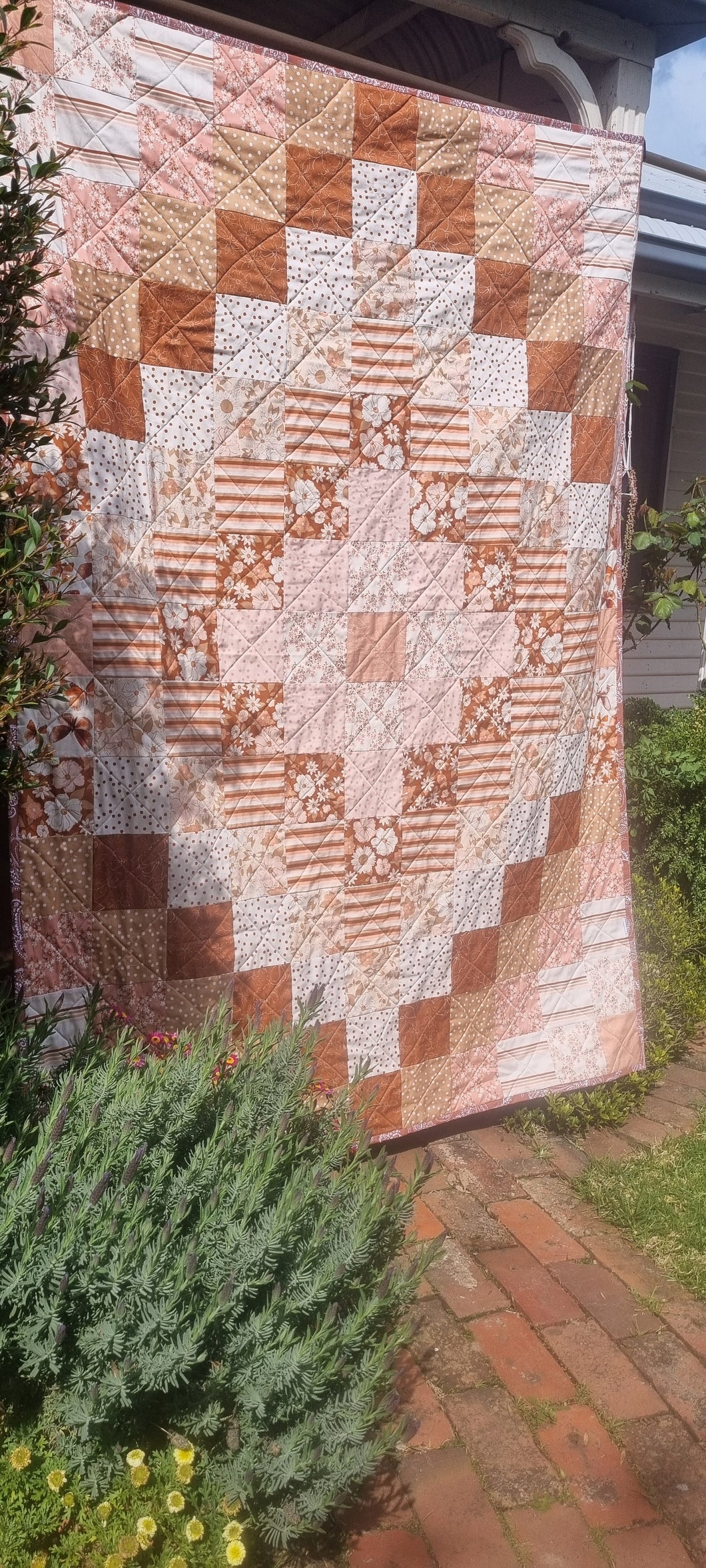 Floral pink and rose single bed quilt